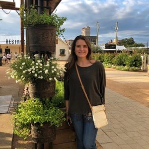 Meet your Posher, Brooke